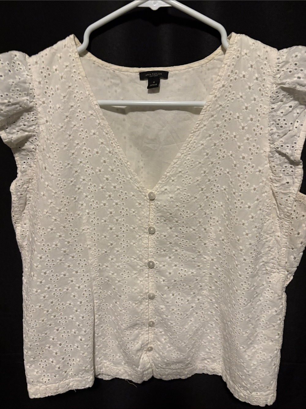 Ann Taylor Cream Eyelet Button-Front V-Neck Puff Sleeve Blouse